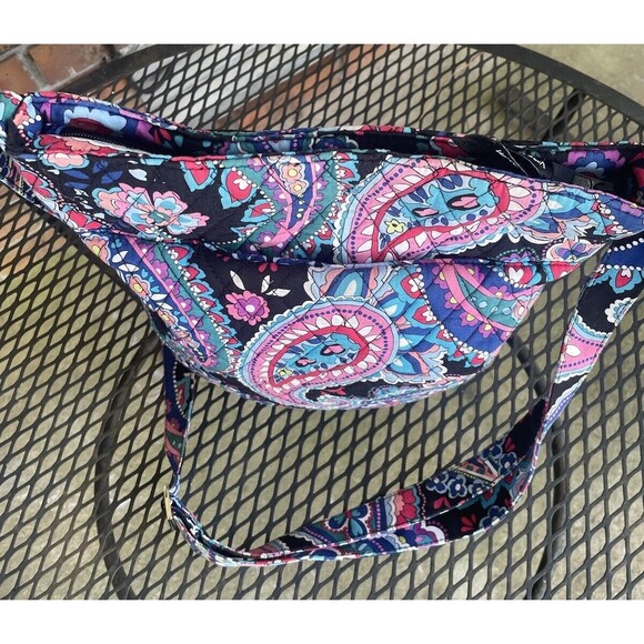 Vera Bradley Crossbody Purse. - Picture 4 of 9